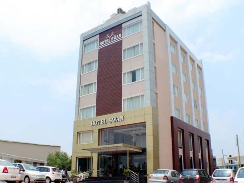 Hotel Swan Zirakpur Chandigarh Exterior photo