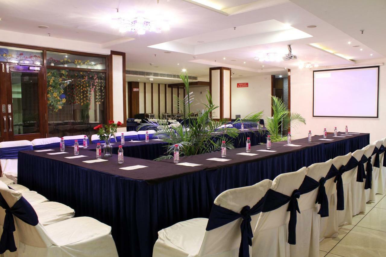 Hotel Swan Zirakpur Chandigarh Exterior photo
